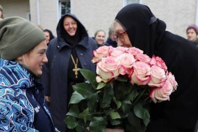 Ставшая монахиней актриса Екатерина Васильева посетила монастырь Тверской области