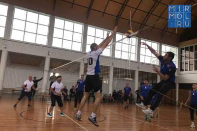 В Магарамкентском районе прошел открытый турнир по волейболу ко Дню образования муниципалитета