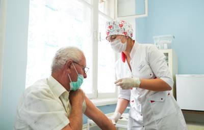 В Тверской области прививку против коронавируса сделали свыше 137 тысяч жителей старшего возраста