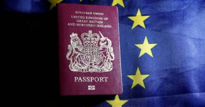 Рижский аэропорт напоминает: c 1 октября попасть в Великобританию можно только с паспортом