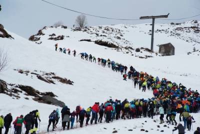 Альпинист сравнил очередь из восходящих на Эльбрус с пробками на МКАДе