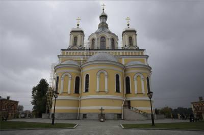 В Петербурге освятили восстановленную киновию Александро-Невской лавры