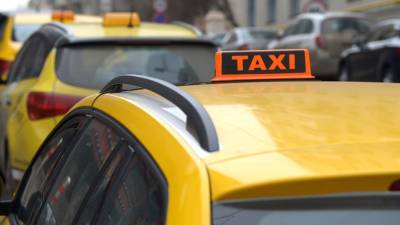 В Госдуму внесли проект о запрете водителям с судимостью работать в такси