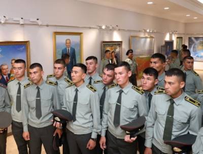 В бывших советских военных училищах Узбекистана будут учить иностранных офицеров