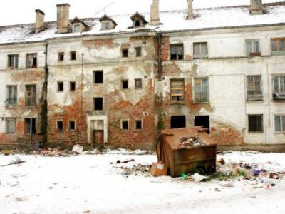 На фоне планов властей повысить коммунальные тарифы Путин опять призвал «вытащить людей из трущоб»