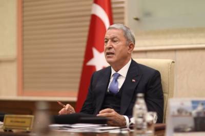 Министр обороны Турции Хулуси Акар озвучил претензии к России из-за ситуации в Сирии