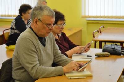 В Глазове для пенсионеров открываются курсы цифровой грамотности