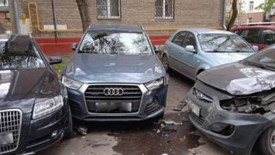 В Москве пьяная девушка без прав на чужом автомобиле протаранила сразу 7 машин