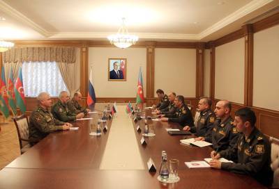 Министр обороны Азербайджана встретился с новым командующим российскими миротворческими силами