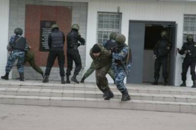 «Террористов» ликвидировали в псковском Доме офицеров