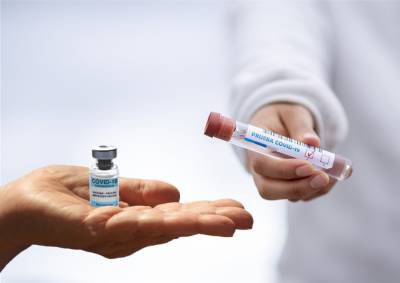 Нижегородцу, получившему две разные вакцины от COVID-19, ничего не угрожает