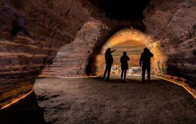 The Guardian: В пещерах Гибралтара обнаружена «тайная комната» неандертальцев