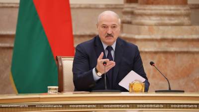 Лукашенко создаст отдельную рабочую группу по доработке проекта новой Конституции