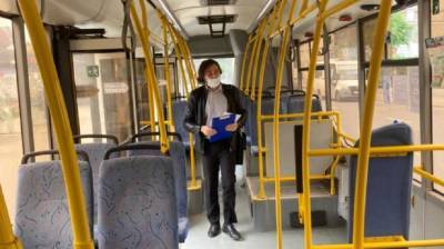 На поручнях городских автобусов в Ростове-на-Дону обнаружили коронавирус
