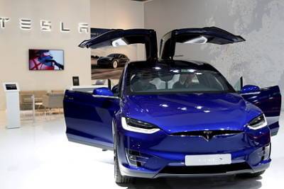 Илон Маск - Tesla предсказали рекордный рост - lenta.ru - Sandler - Reuters
