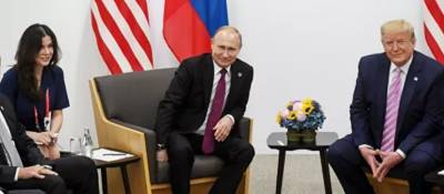 Песков пояснил, что Путин не выбирал «красивую переводчицу» для встречи с Трампом