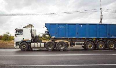 В Югре беспилотные грузовики повторяют движения первого водителя в колонне