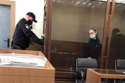 Продававшая девственность 13-летней дочери россиянка получила срок
