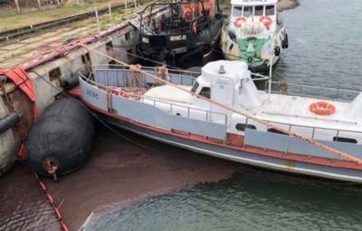 В порту Темрюка зафиксировали разлив нефти