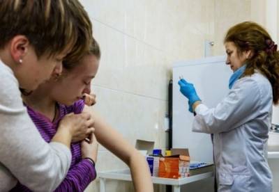 В Украине хотят разрешить прививки для детей от 12 лет вакциной Pfizer