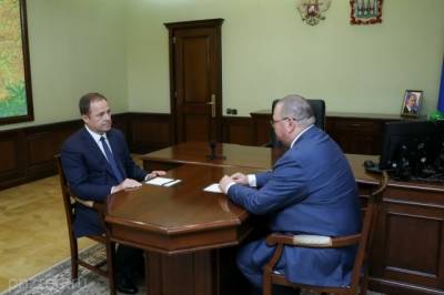 Игорь Комаров поздравил Олега Мельниченко с официальным вступлением в должность губернатора