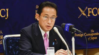 Экс-глава МИД Японии Кисида выиграл первый тур выборов главы правящей партии