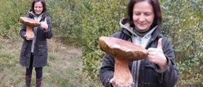 Майже 2 кг: мешканка Рівненщині похизувалась грибним трофеєм
