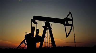 США просят Китай сократить импорт нефти из Ирана - официальные лица