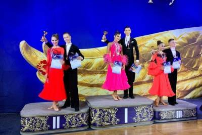 Медали всех достоинств привезли танцоры клуба Ритм со всероссийского турнира