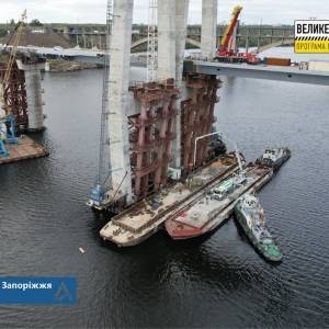 В Запорожье начался новый этап строительства вантового моста через Днепр. Фото