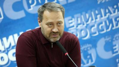 Депутаты выбрали спикером парламента Петербурга Александра Бельского