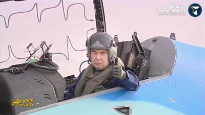 Бердымухаммедов получил медаль «Отважный туркмен» в том числе за «управление очень сложными военными самолетами»