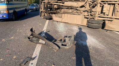 Во Львовской области столкнулись автобус и два автомобиля, есть пострадавшие