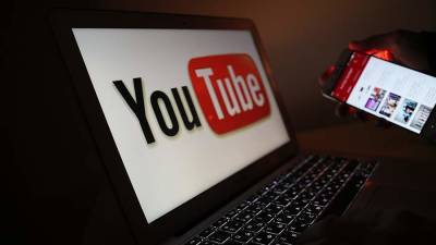 В Кремле оценили возможность блокировки YouTube в РФ