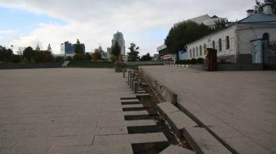 На Советской площади Воронежа начали восстанавливать разрушенную плитку - vestivrn.ru - Воронеж - Экология