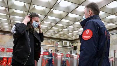 В транспорте Москвы усилен контроль за соблюдением масочного режима