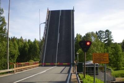 Мосты через Сайменский канал частично закрыли