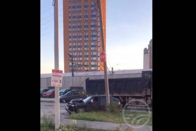 В ДТП в центре Рязани с участием грузовика пострадали пассажиры ВАЗа