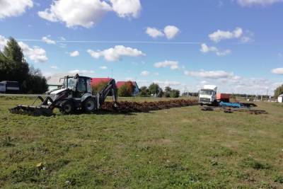 В двух сёлах Петровского района продолжают реконструировать водопровод