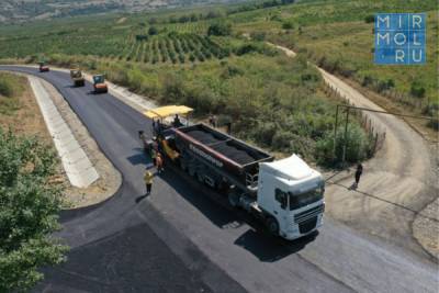 В Дагестане в текущем году отремонтируют 4 км автомобильной дороги Мамедкала – Хучни
