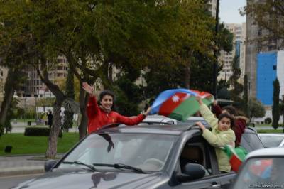 Азербайджан гордо отметил годовщину начала Отечественной войны, в Армении же царит растерянность и отчаяние