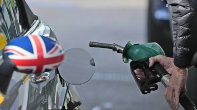 В Британии привлекут резервные бензовозы для борьбы с топливным кризисом