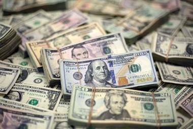 Доллар на пике 2021 года, несмотря на угрозу приостановки работы правительства США