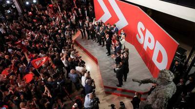 Лашет поздравил Шольца с победой на выборах в бундестаг