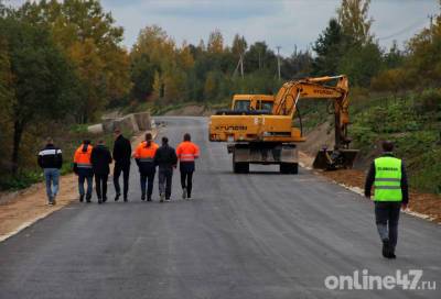 Завершается капремонт участка дороги возле деревни Сологубовка в Ленобласти
