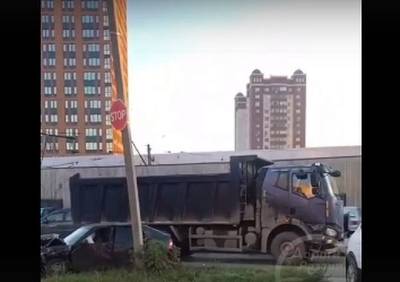 При столкновении грузовика и легковушки в Горроще пострадали два человека