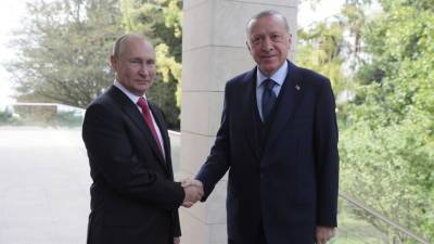 «Провёл день с инфицированным и не заболел»: Путин советует Эрдогану ревакцинироваться «Спутником V»