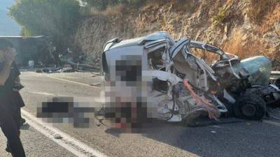 Автобус с детьми столкнулся с машиной на севере Израиля, 4 человека при смерти