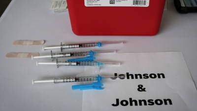 Словения приостановила применение вакцины Johnson & Johnson после смерти девушки