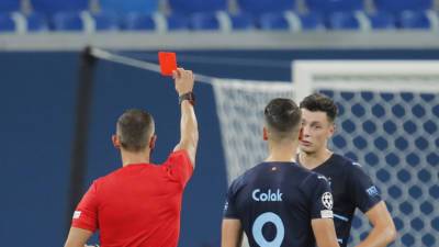 Защитник «Мальмё» Ахмедходжич получил красную карточку в матче с «Зенитом»